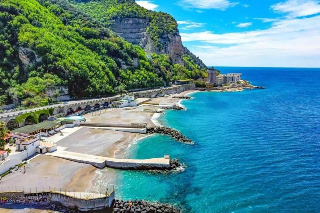 Il Rifugio Di Pozzano Leilighet Castellammare di Stabia Eksteriør bilde